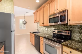 Photo #5: 6936261 Listing 