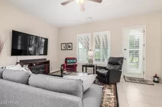 Photo #6: 6936414 Listing 