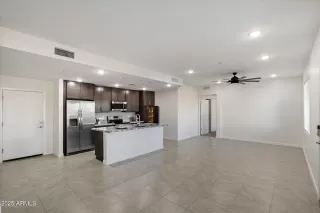 Photo #5: 6936560 Listing 