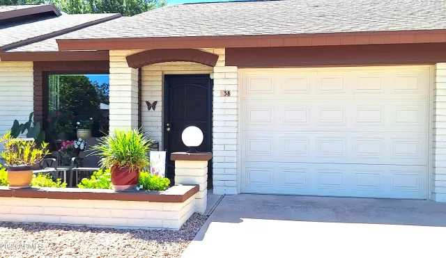 MLS: 6936562 Condo For Sale