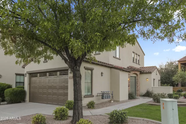 MLS: 6936638 Condo For Sale
