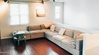 Photo #1: 6936676 Listing 