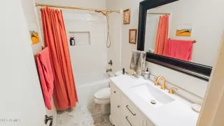 Photo #5: 6936676 Listing 