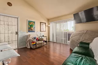 Photo #3: 6936933 Listing 