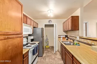 Photo #6: 6936933 Listing 