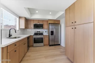 Photo #5: 6937015 Listing 