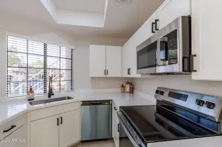 Photo #4: 6937116 Listing