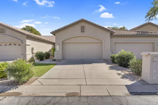 MLS: 6937360 Condo For Sale