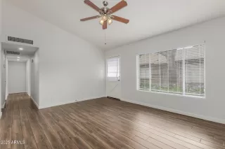 Photo #4: 6937439 Listing 