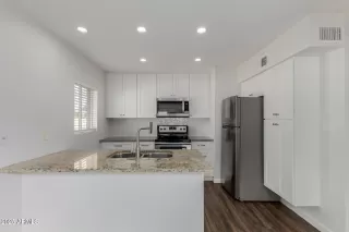 Photo #5: 6937439 Listing 