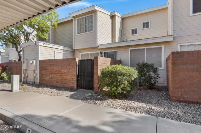 MLS: 6937513 Condo For Sale