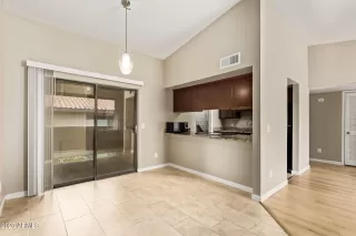 Photo #5: 6937622 Listing 