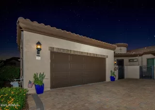 Photo #3: 6937853 Listing