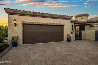 Photo #4: 6937853 Listing
