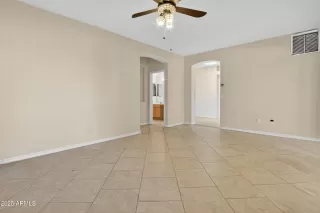 Photo #4: 6937902 Listing 