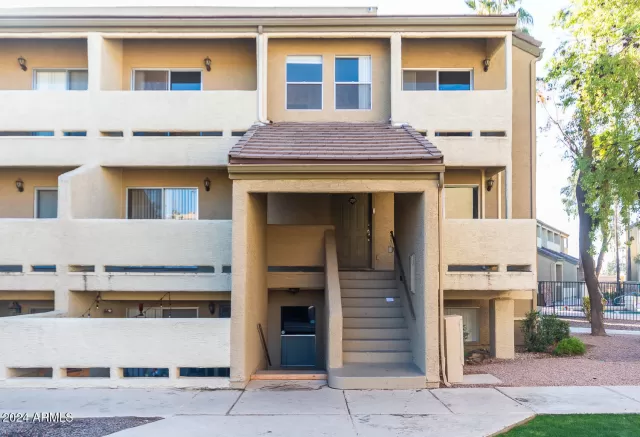 MLS: 6937962 Condo For Sale