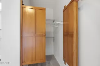 Photo #5: 6937998 Listing