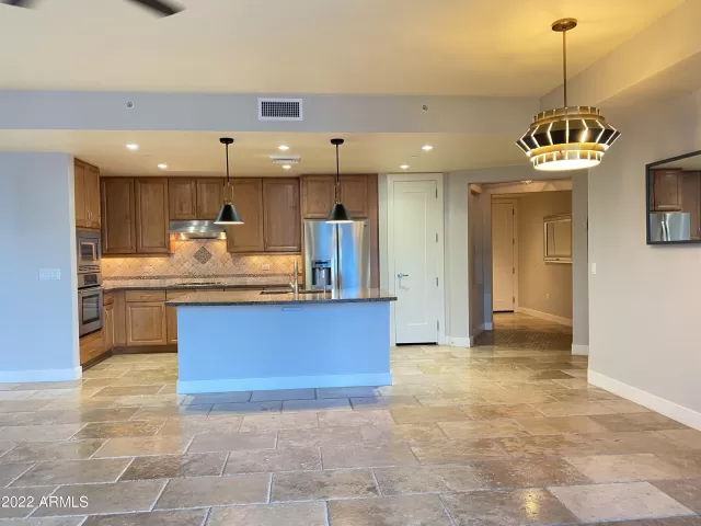 MLS: 6938009 Condo For Sale