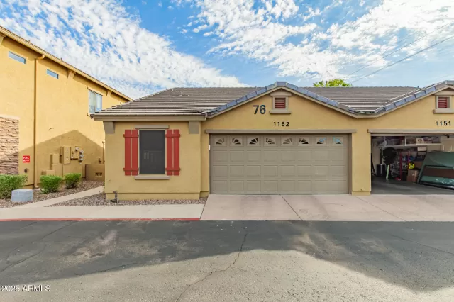 MLS: 6938058 Condo For Sale