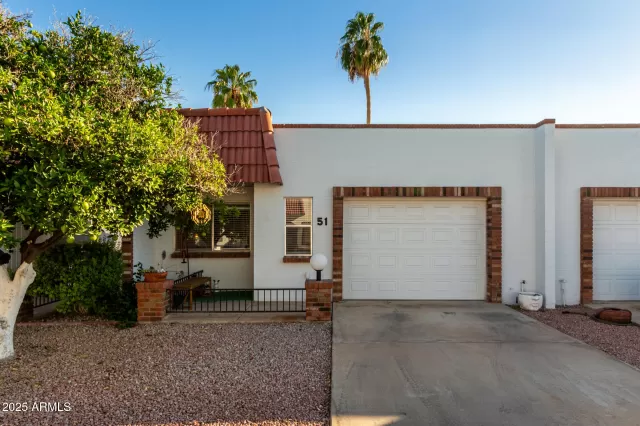 MLS: 6938067 Condo For Sale