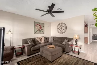 Photo #5: 6938067 Listing