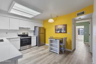 Photo #6: 6938436 Listing