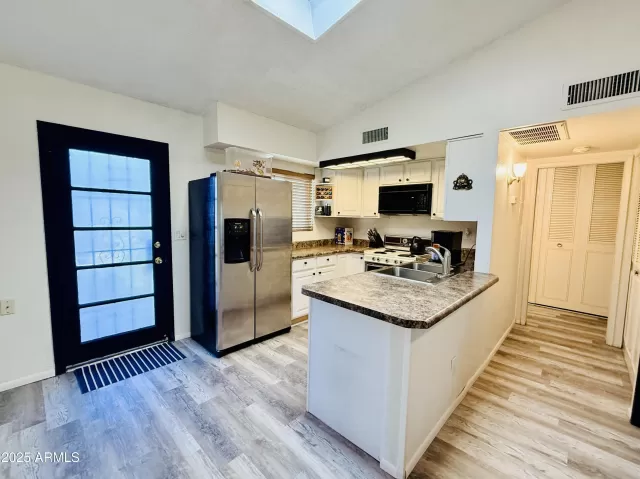 MLS: 6938567 Condo For Sale