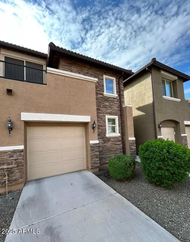MLS: 6938576 Condo For Sale