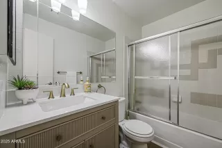 Photo #3: 6938630 Listing