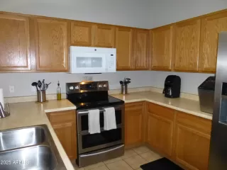 Photo #5: 6938747 Listing