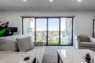 Photo #4: 6938900 Listing