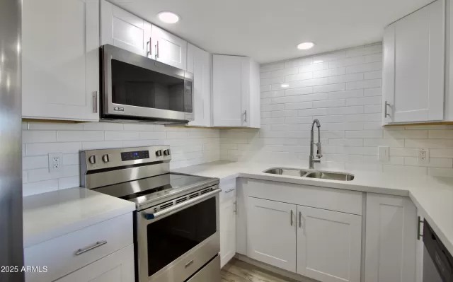 MLS: 6938945 Condo For Sale