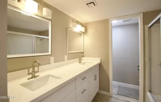Photo #4: 6938945 Listing