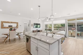 Photo #3: 6938947 Listing 