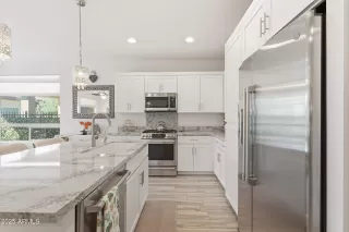 Photo #4: 6938947 Listing 