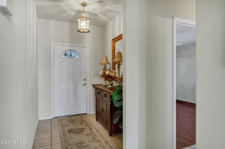 Photo #5: 6938948 Listing