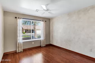 Photo #6: 6938948 Listing