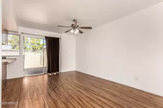 Photo #3: 6939344 Listing 