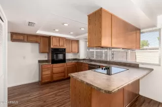 Photo #6: 6939344 Listing 