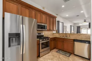 Photo #4: 6939350 Listing