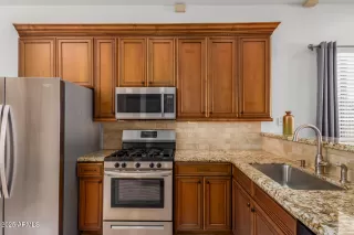 Photo #5: 6939350 Listing