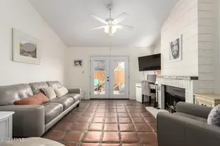 Photo #6: 6939387 Listing 