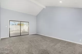 Photo #4: 6939446 Listing