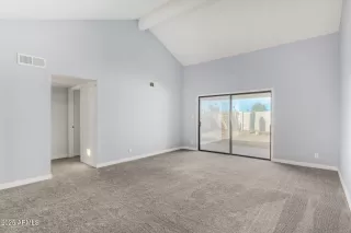 Photo #5: 6939446 Listing