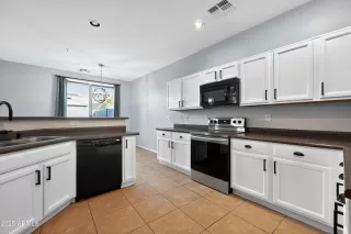 Photo #3: 6939453 Listing 