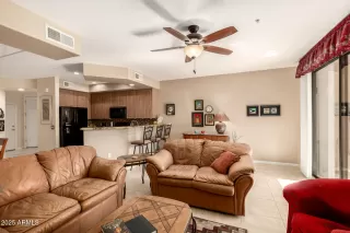 Photo #4: 6939707 Listing