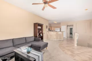 Photo #5: 6939753 Listing