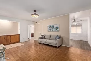 Photo #5: 6939791 Listing 