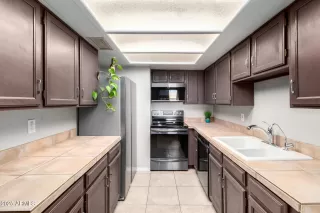 Photo #5: 6939856 Listing 