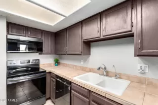 Photo #6: 6939856 Listing 